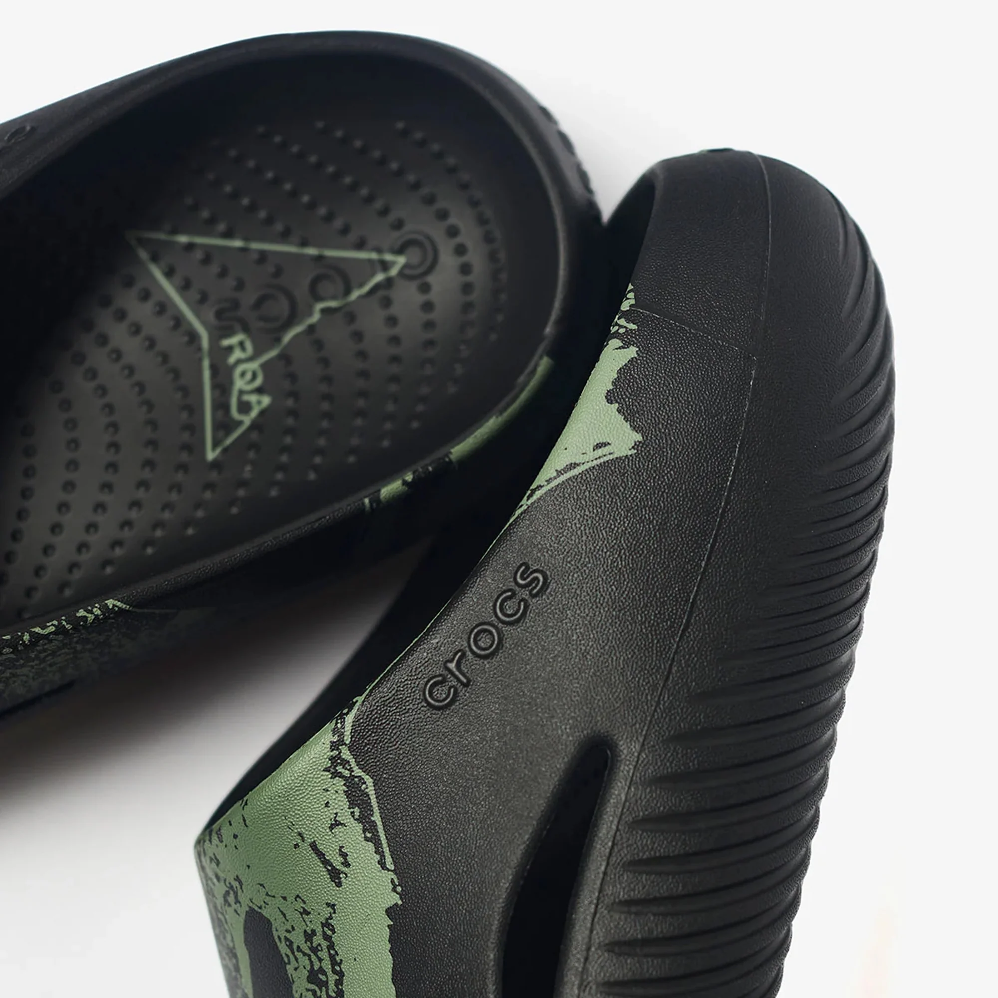 Crocs | ROA X CROCS MELLOW CLOG { BLACK/MLTI - Image 4
