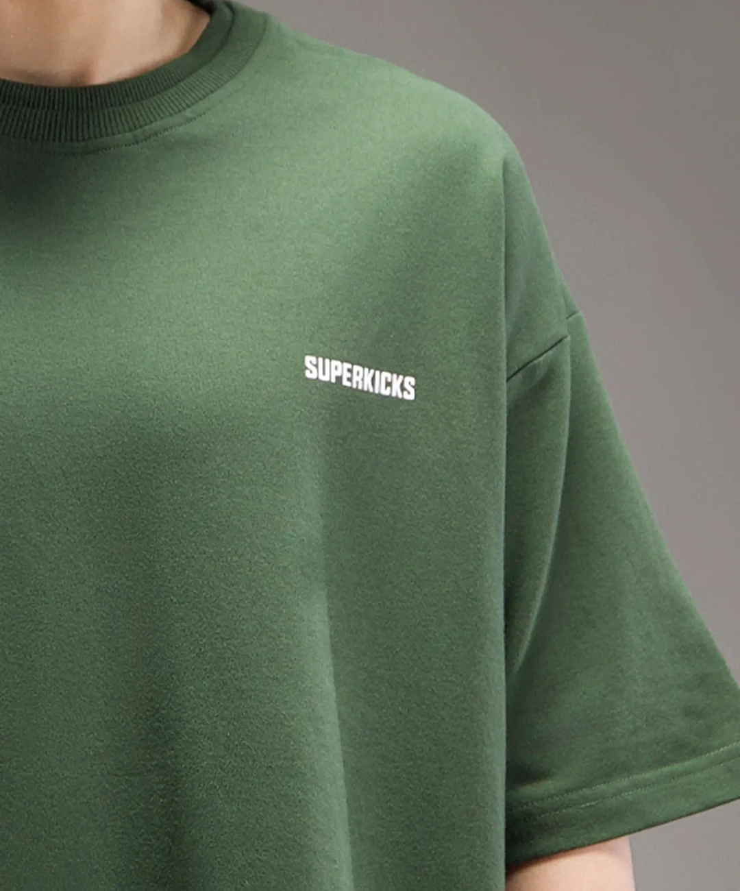 Superkicks | CORE 3.0 UNISEX T-SHIRT { GREEN - Image 4