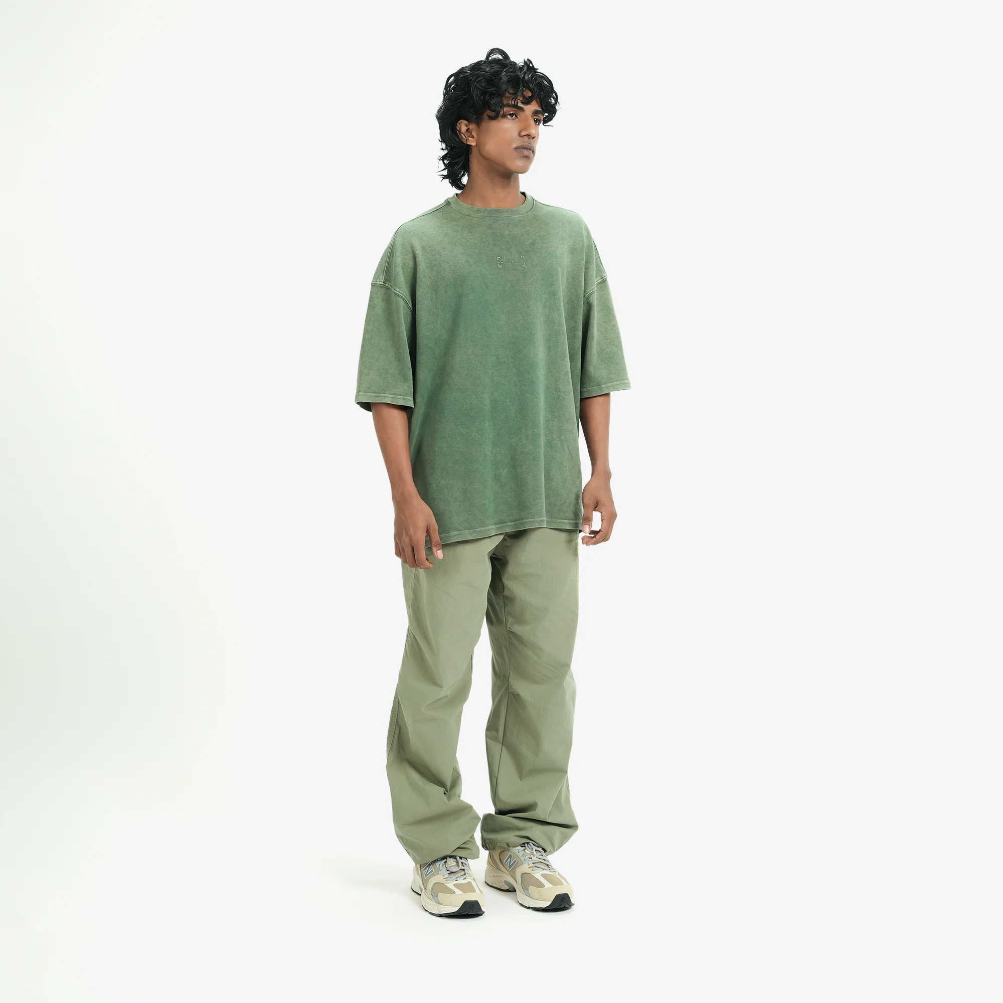 Superkicks | SIGNATURE WASHED TEE { OLIVE GREEN - Image 3