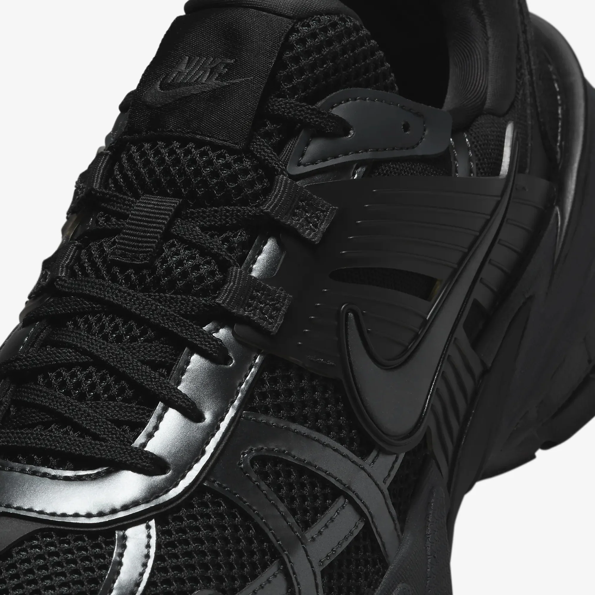 Nike | V2K RUN { BLACK/DK SMOKE GREY-ANTHRACITE - Image 4