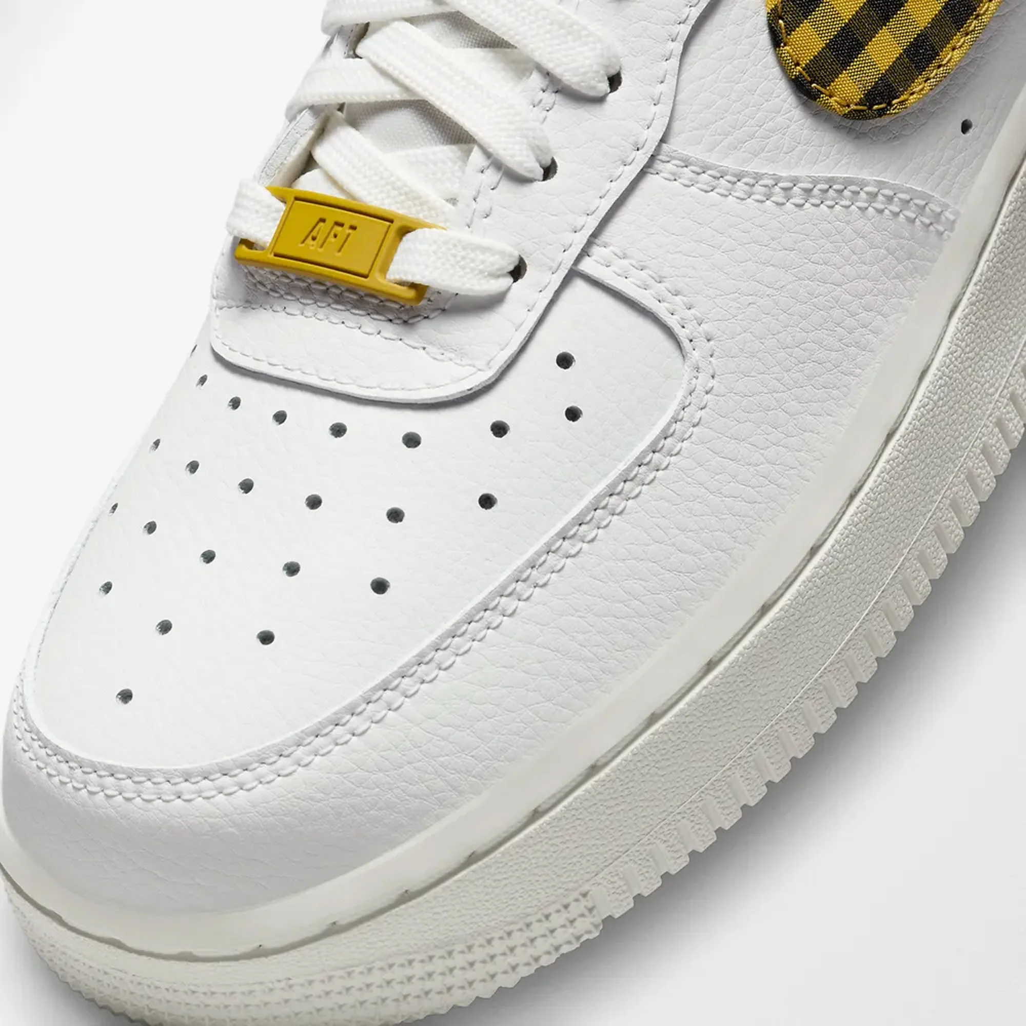 Nike | AIR FORCE 1 '07 { SUMMIT WHITE/BRONZINE-BLACK - Image 4