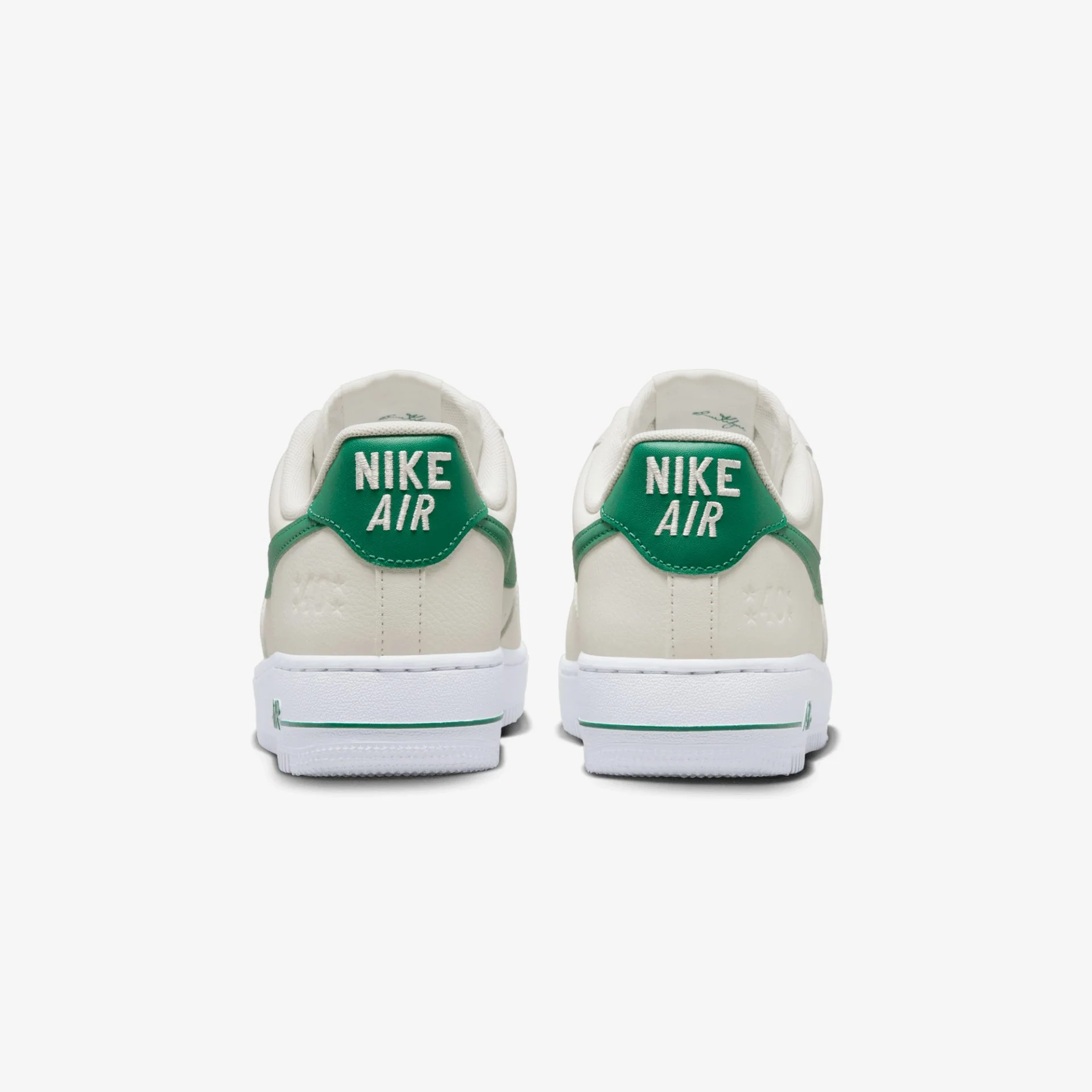Nike | AIR FORCE 1'07 SE { WHITE-METALLIC GOLD - Image 3