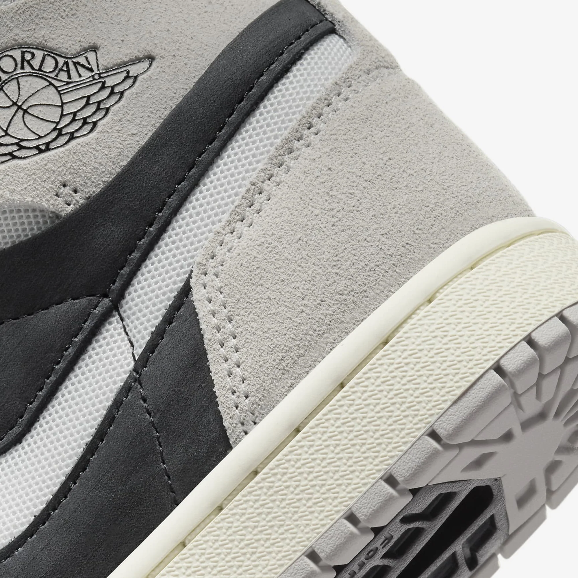 Jordan | AIR JORDAN 1 ZOOM CMFT 2 { LT IRON ORE/NEUTRAL GREY-BLACK - Image 5
