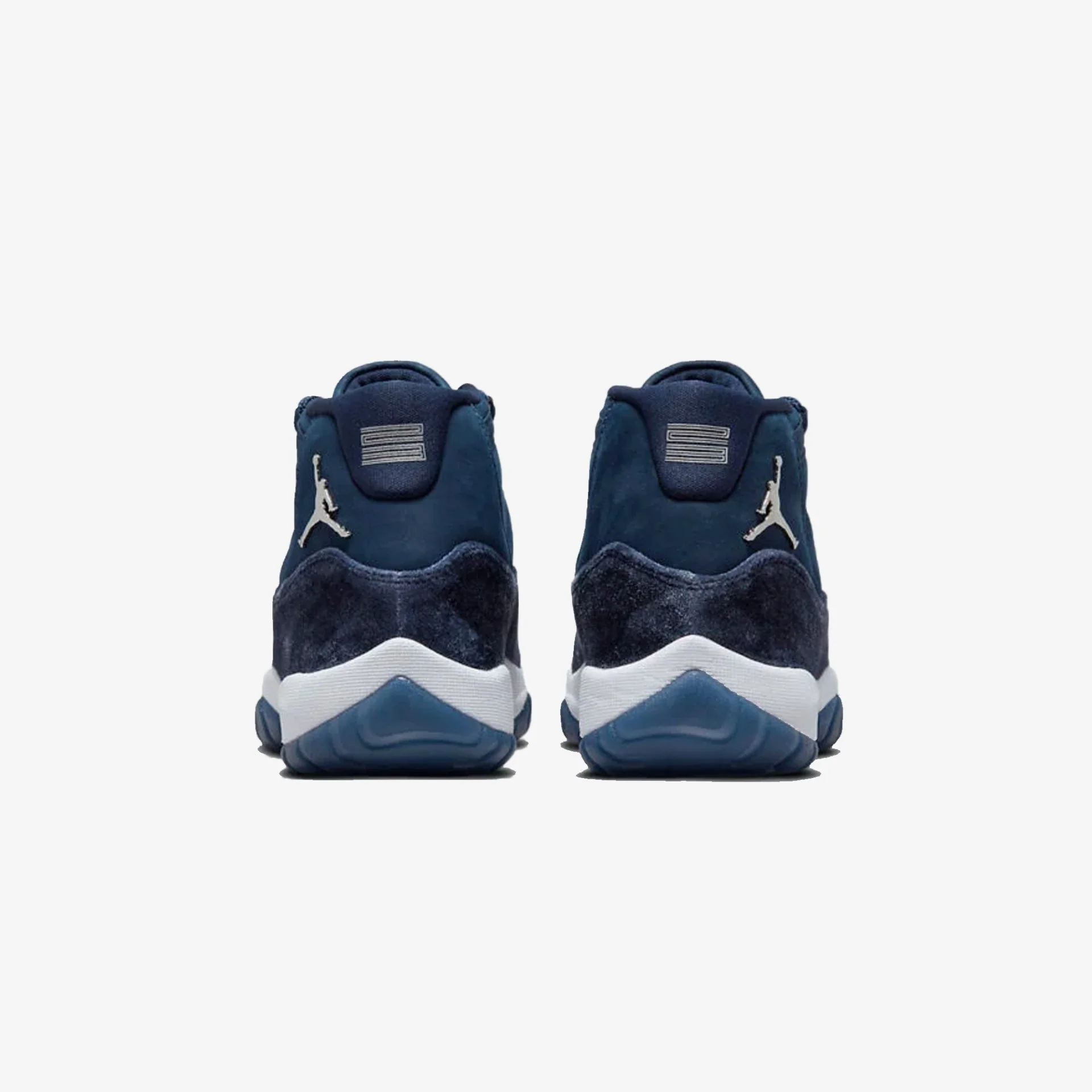 Jordan | AIR JORDAN 11 RETRO { MIDNIGHT NAVY/METALLIC SILVER - Image 3
