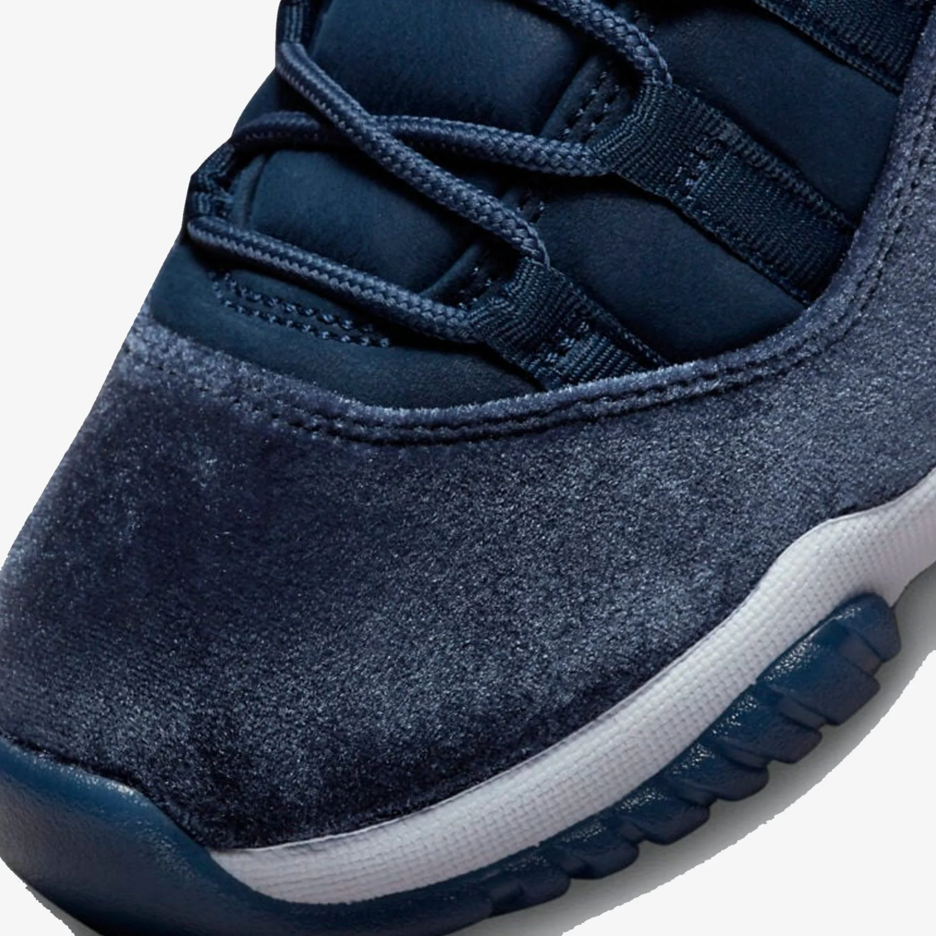 Jordan | AIR JORDAN 11 RETRO { MIDNIGHT NAVY/METALLIC SILVER - Image 5