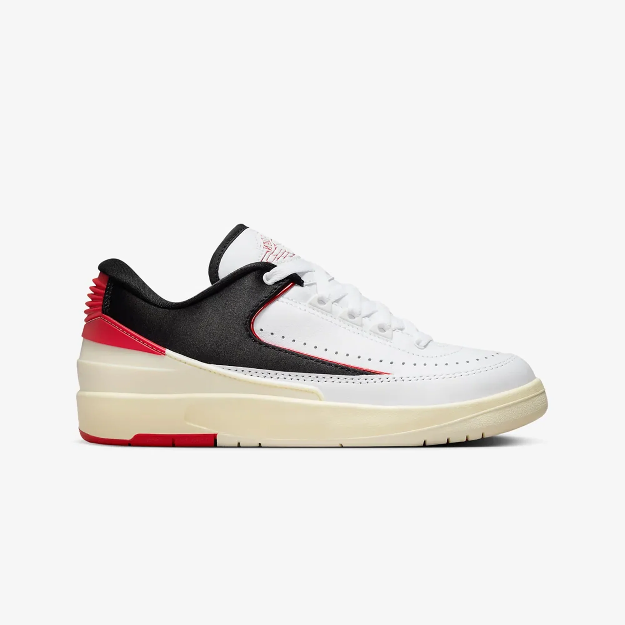 Jordan | AIR JORDAN 2 RETRO LOW { WHITE/UNIVERSITY RED-BLACK-COCONUT MILK