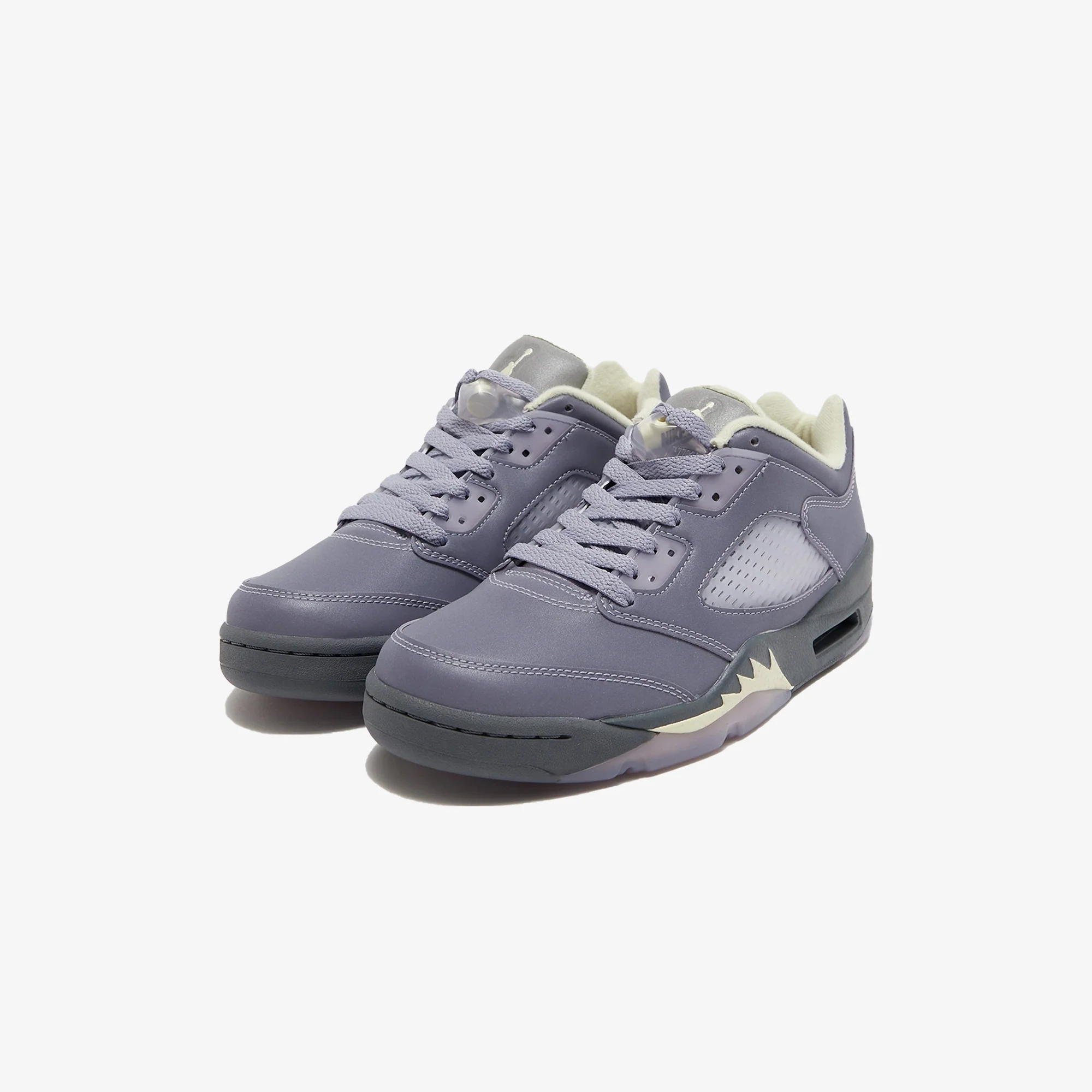 Jordan | AIR JORDAN 5 RETRO LOW { INDIGO HAZE/FIRE RED-METALLIC SILVER - Image 2