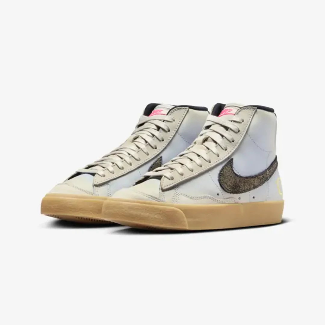 Nike | BLAZER MID '77 PREMIUM { LT OREWOOD BRN/GUM YELLOW-TOPAZ GOLD - Image 2