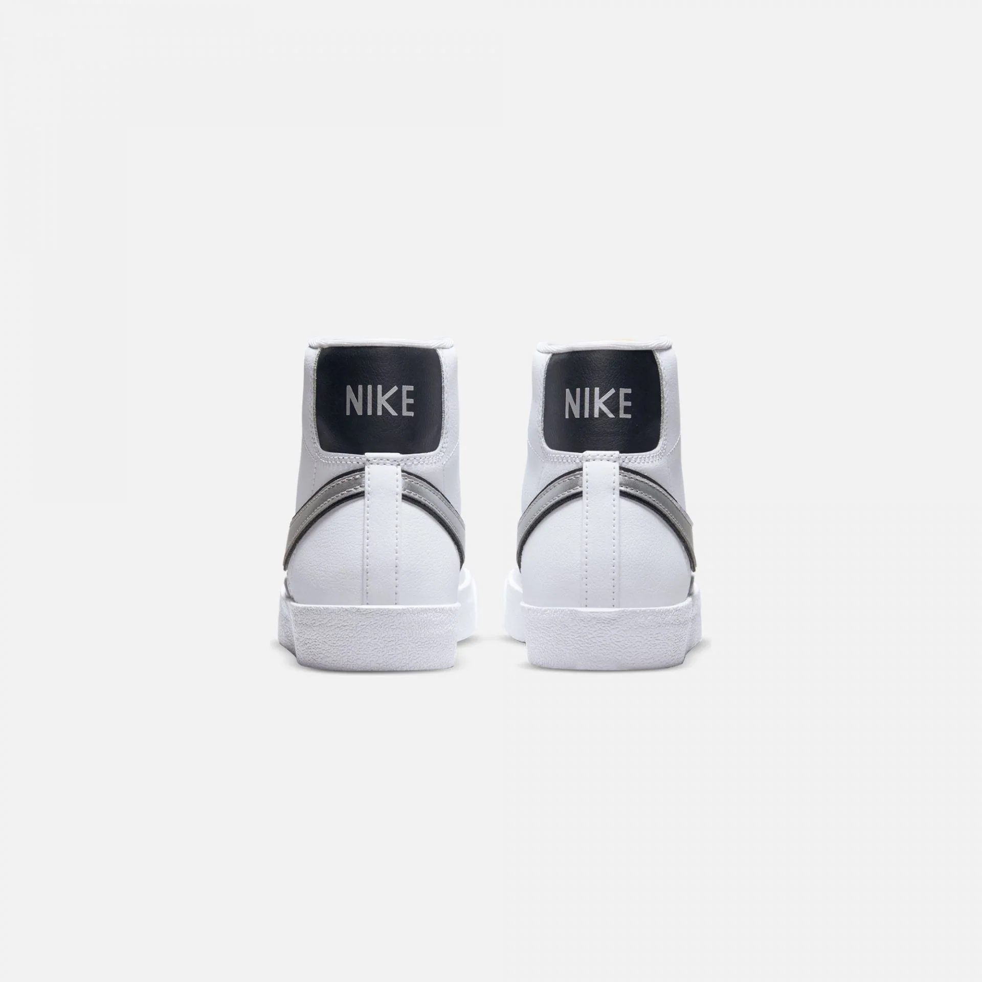 Nike | BLAZER MID'77 ESSENTIAL - Image 3