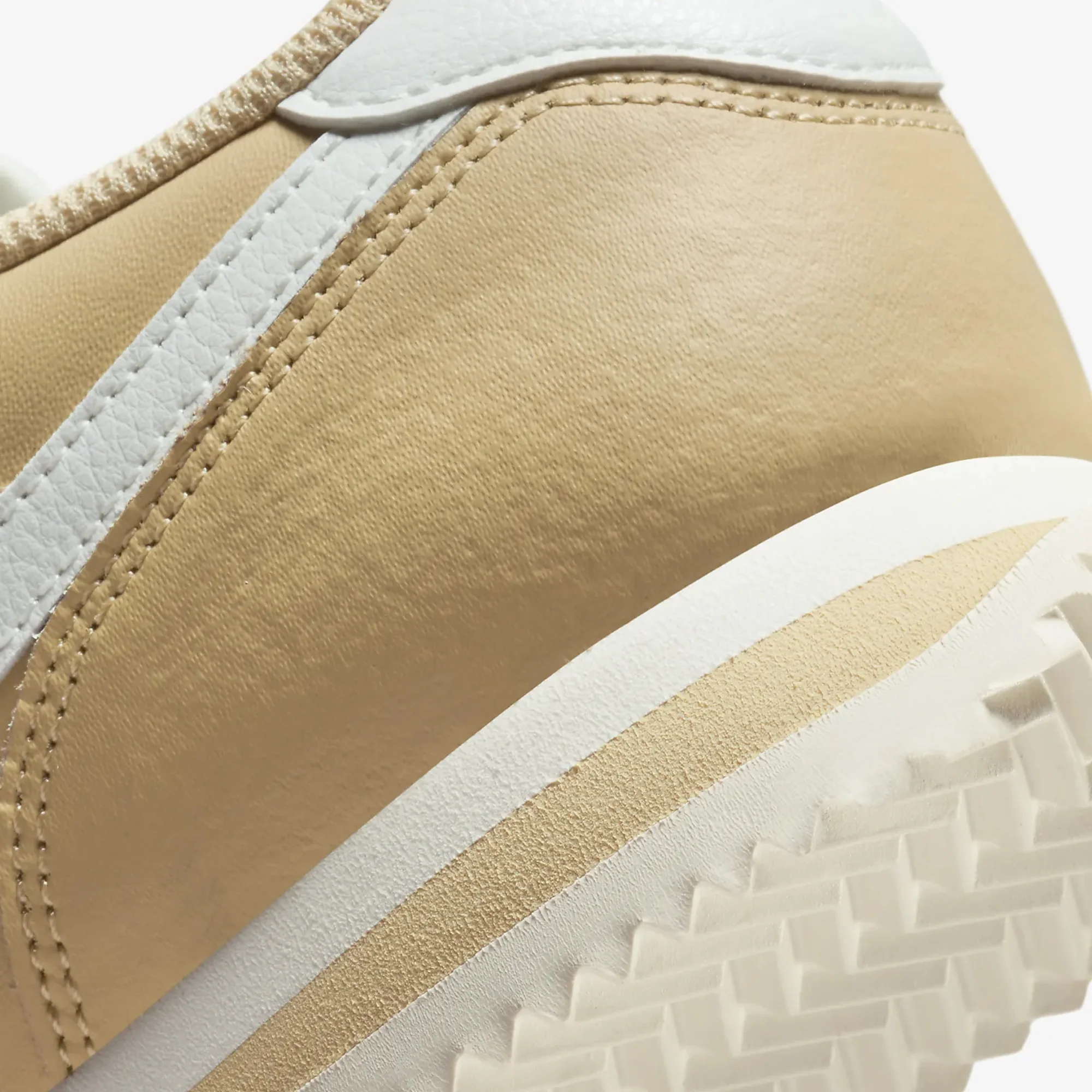 Nike | CORTEZ { SESAME/SAIL-WHITE - Image 5