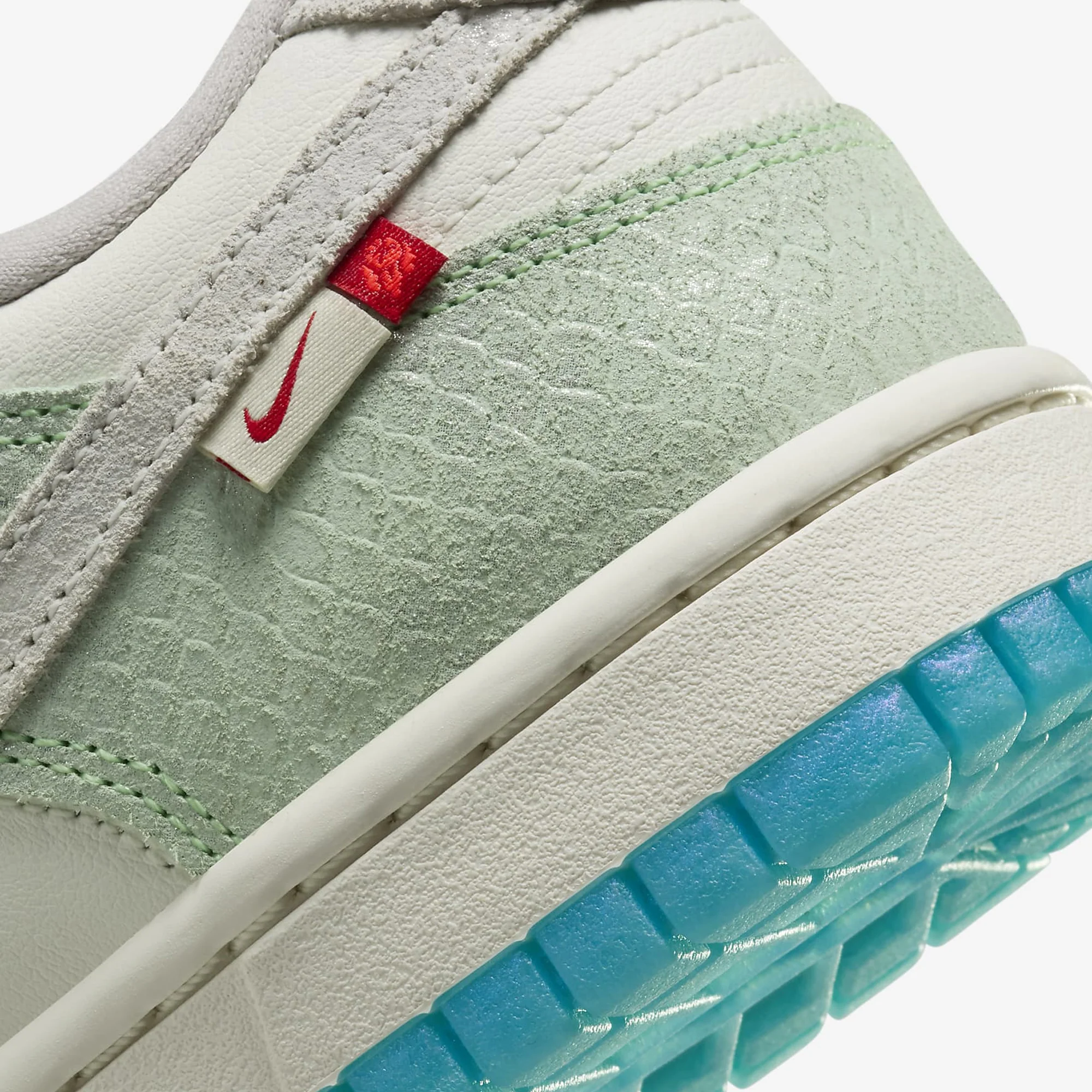 Nike | DUNK LOW LX { SAIL/SAIL-SAIL-DUSTY CACTUS - Image 5