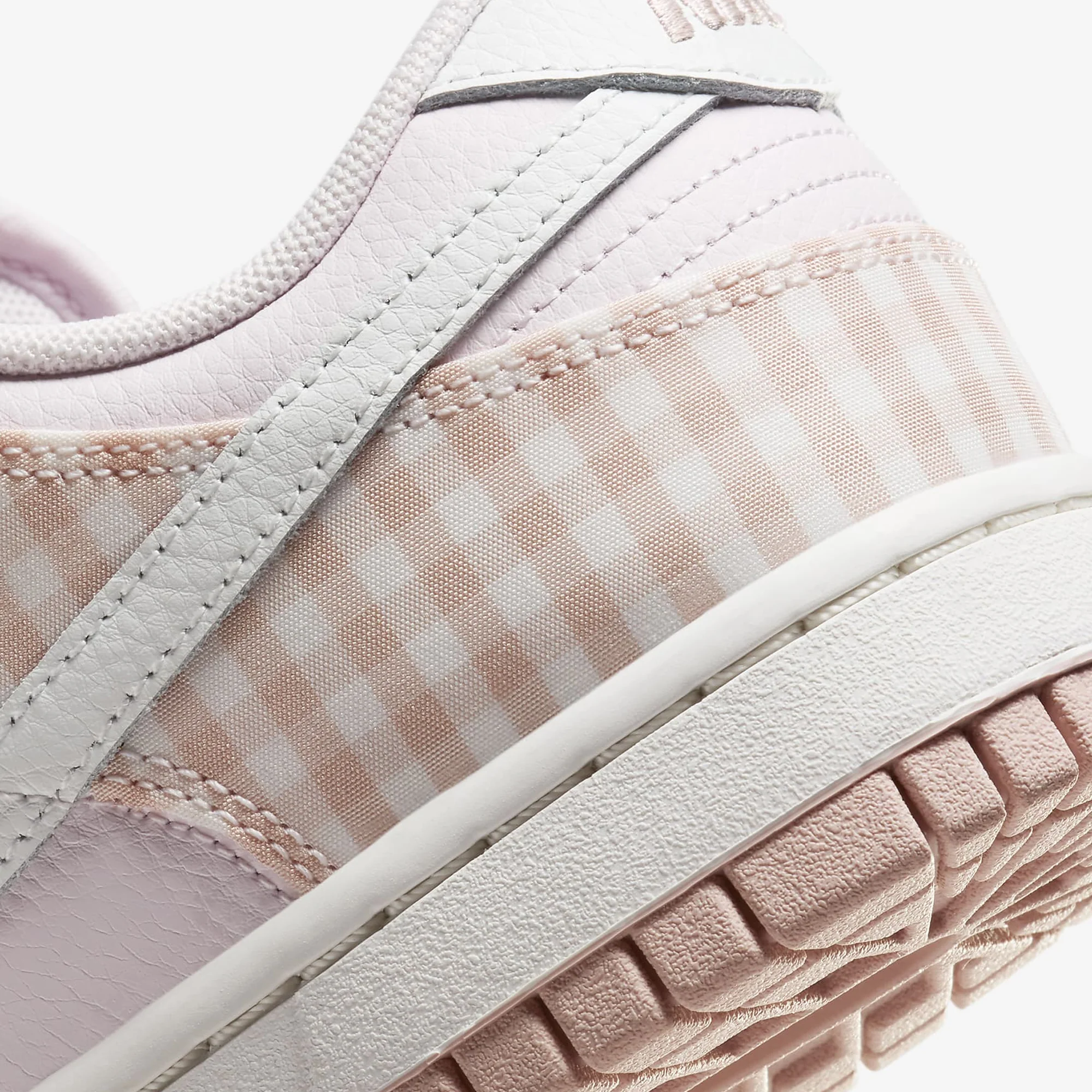 Nike | DUNK LOW { PEARL PINK/SUMMIT WHITE-PINK OXFORD - Image 5