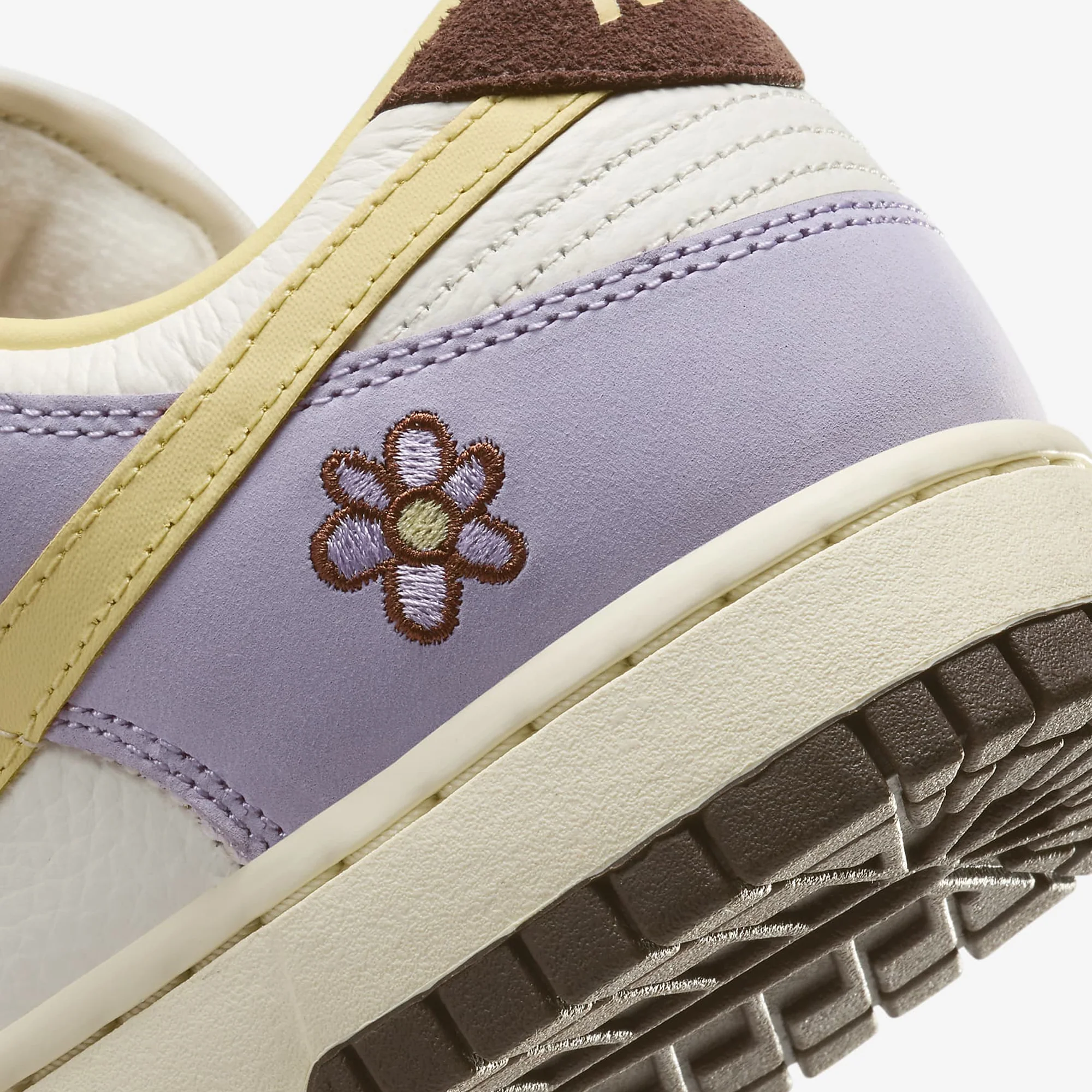 Nike | DUNK LOW PREMIUM { LILAC BLOOM/SOFT YELLOW-SAIL - Image 5