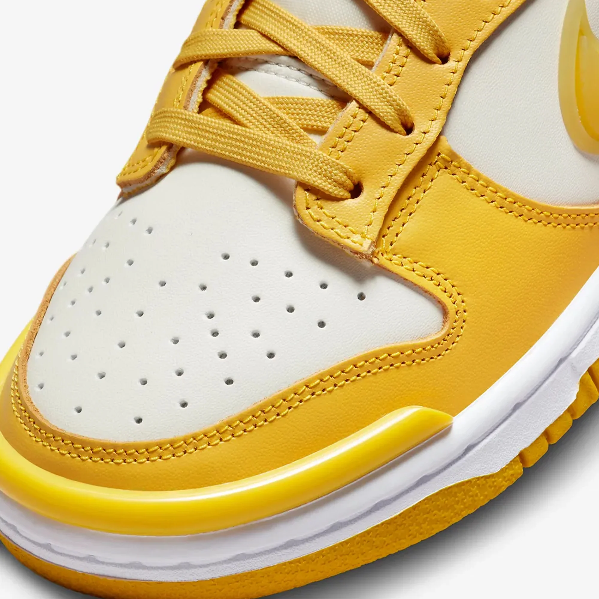 Nike | DUNK LOW TWIST { SAIL/VIVID SULFUR-WHITE - Image 4