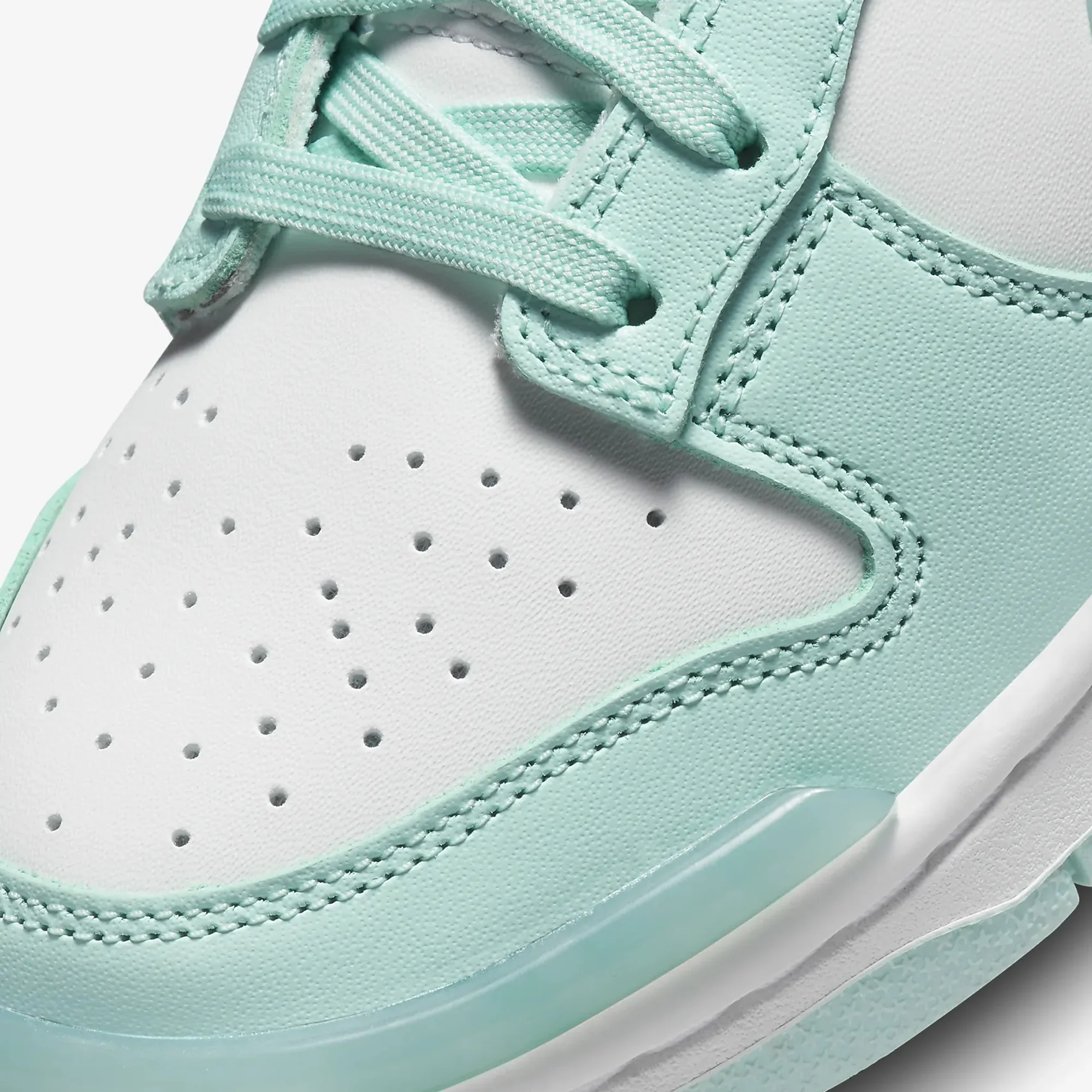 Nike | DUNK LOW TWIST { SUMMIT WHITE/JADE ICE - Image 4