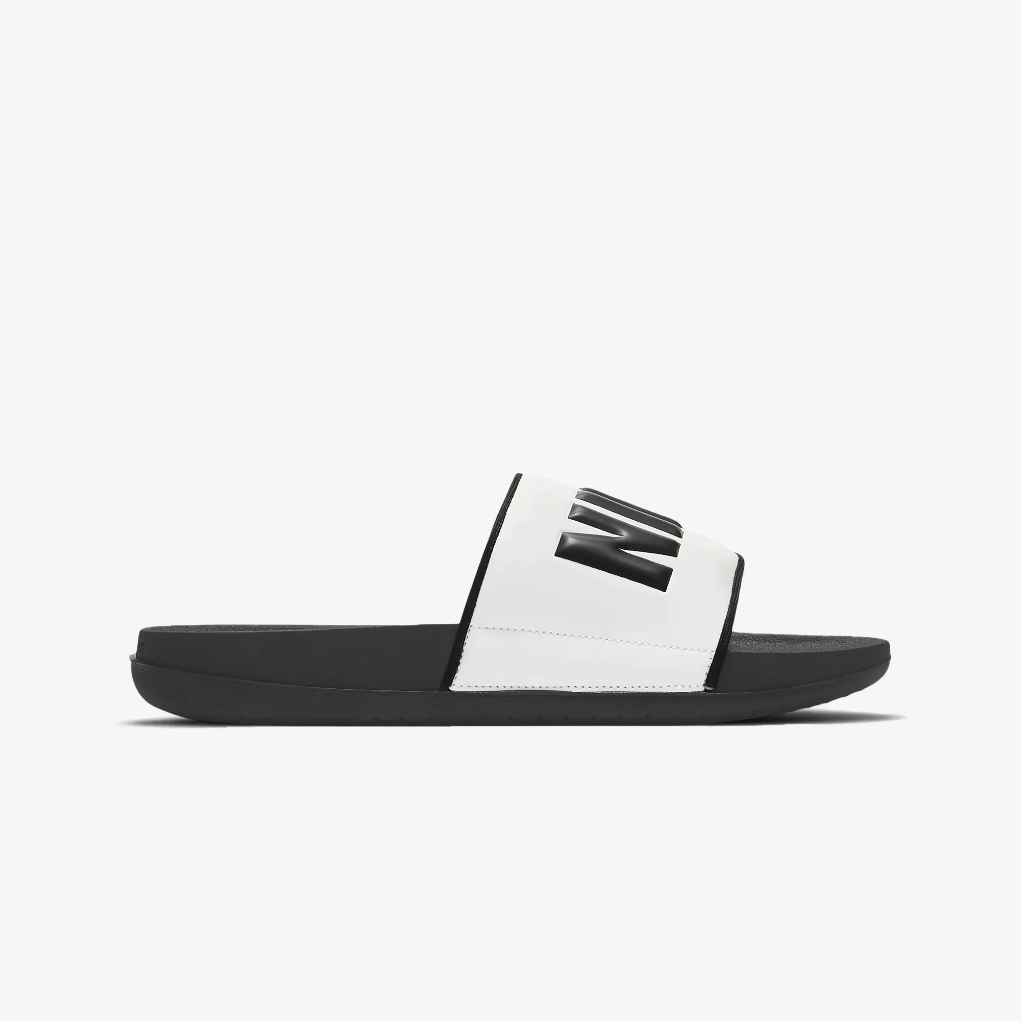 Nike | OFFCOURT { BLACK/WHITE