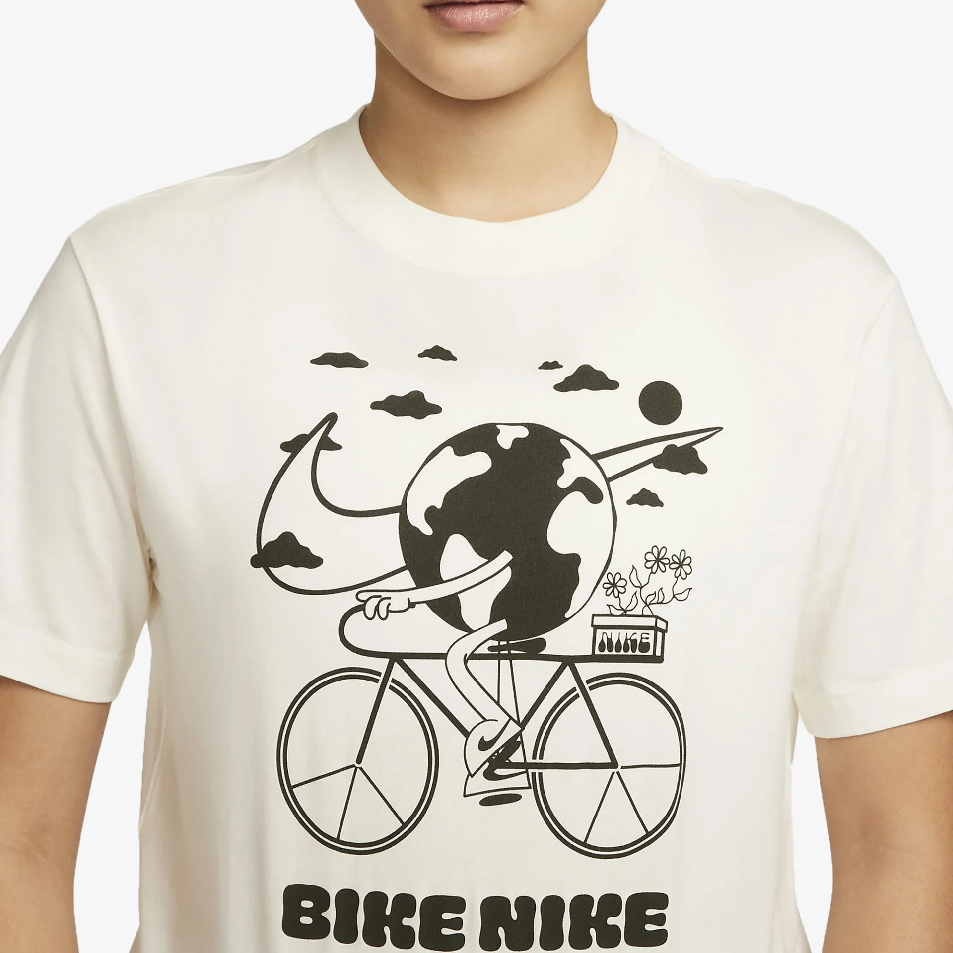 Nike | SPORTSWEAR EARTH DAY T-SHIRT { SAIL - Image 2