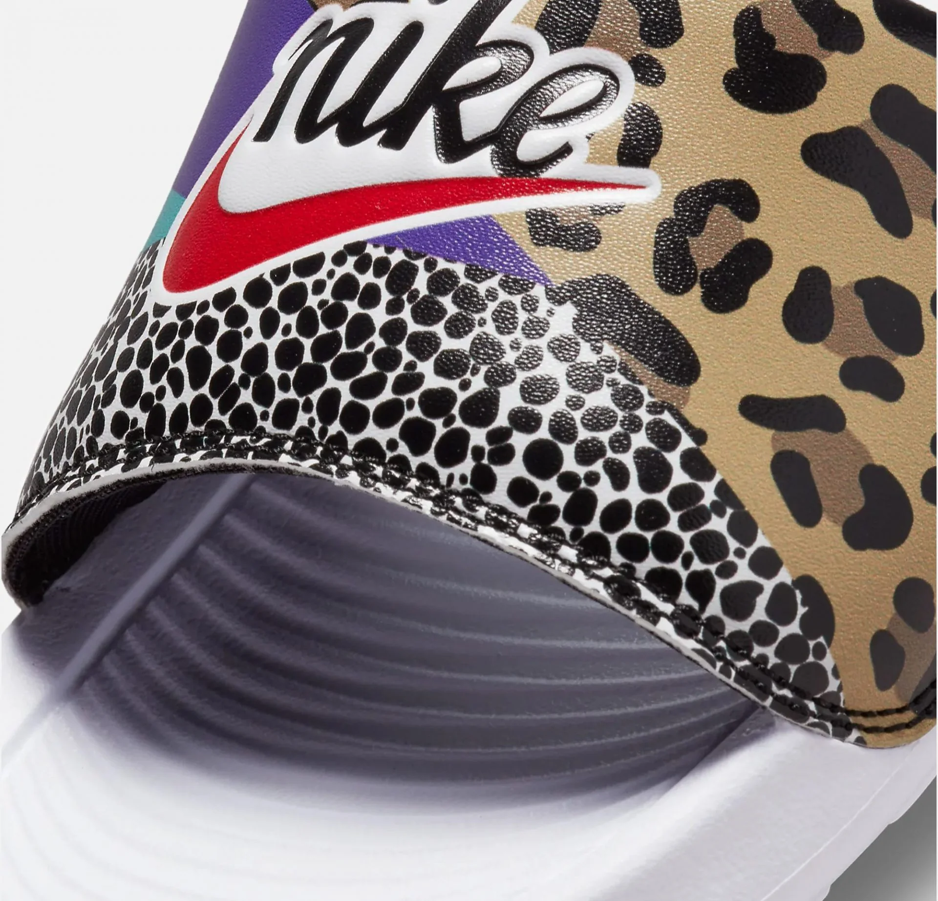 Nike | VICTORI ONE PRINTED SLIDE { ANIMAL PRINT - Image 4