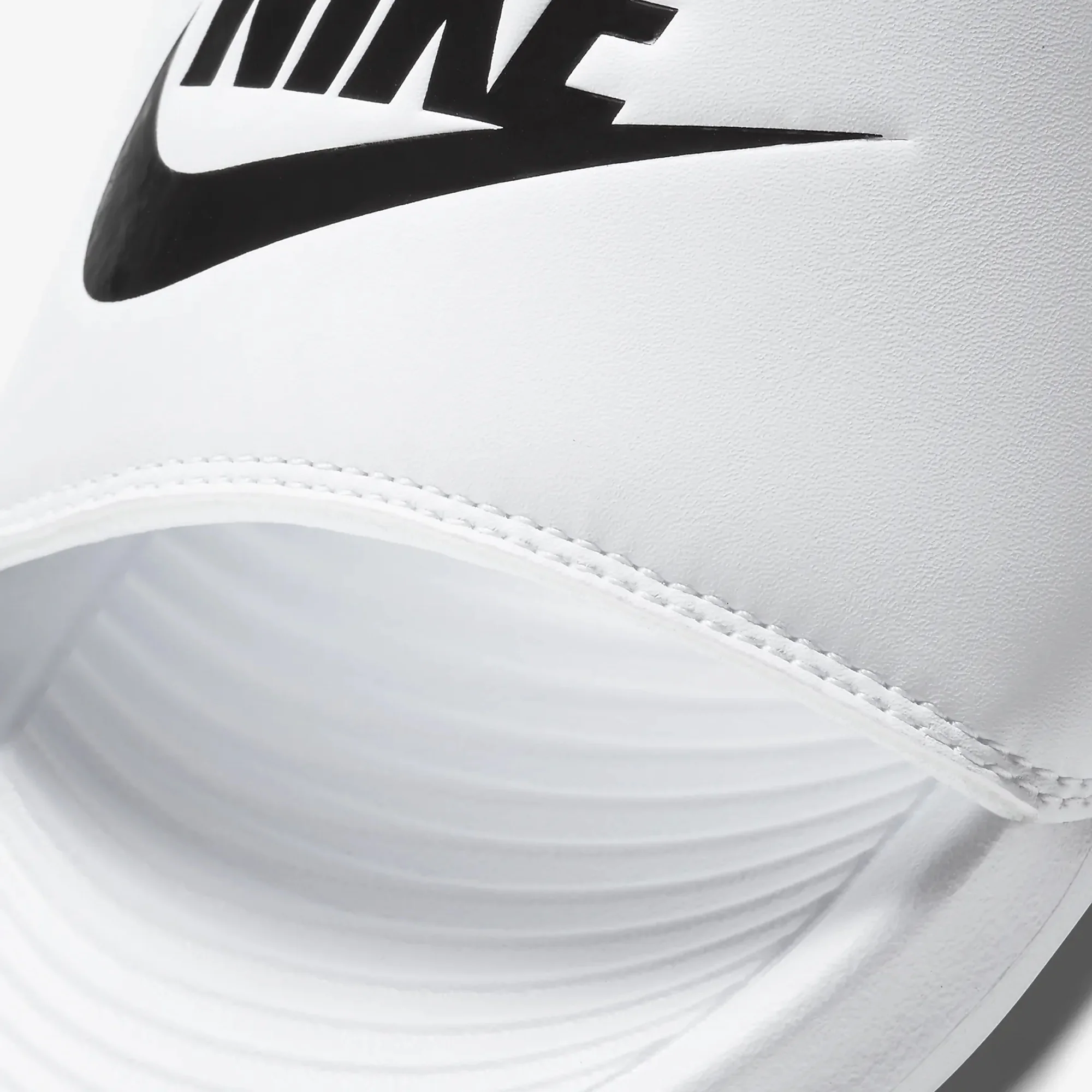 Nike | VICTORI ONE { WHITE - Image 4