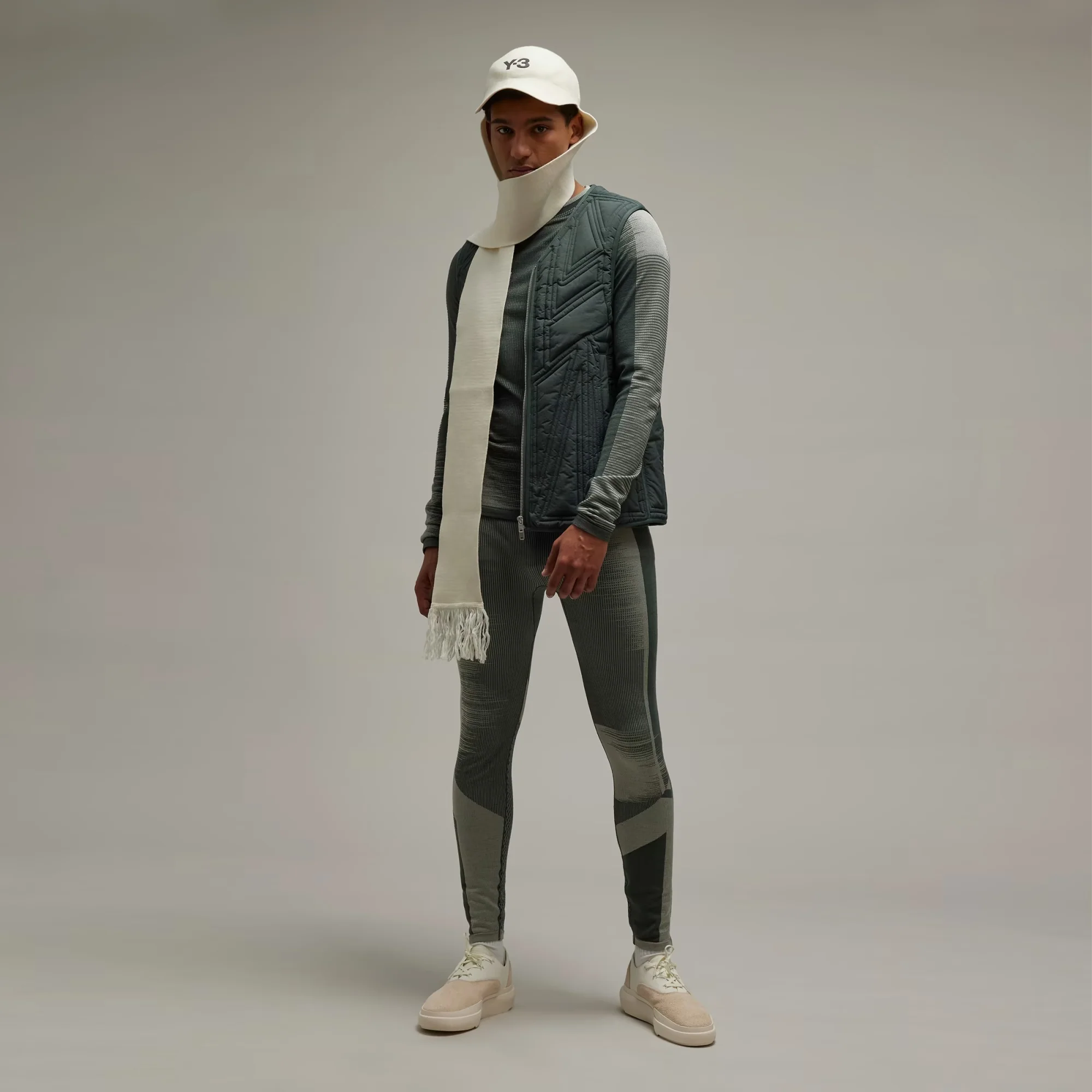 Y-3 | ENGINEERED KNIT LONG SLEEVE BASELAYER TEE { WONDER SILVER - Image 8