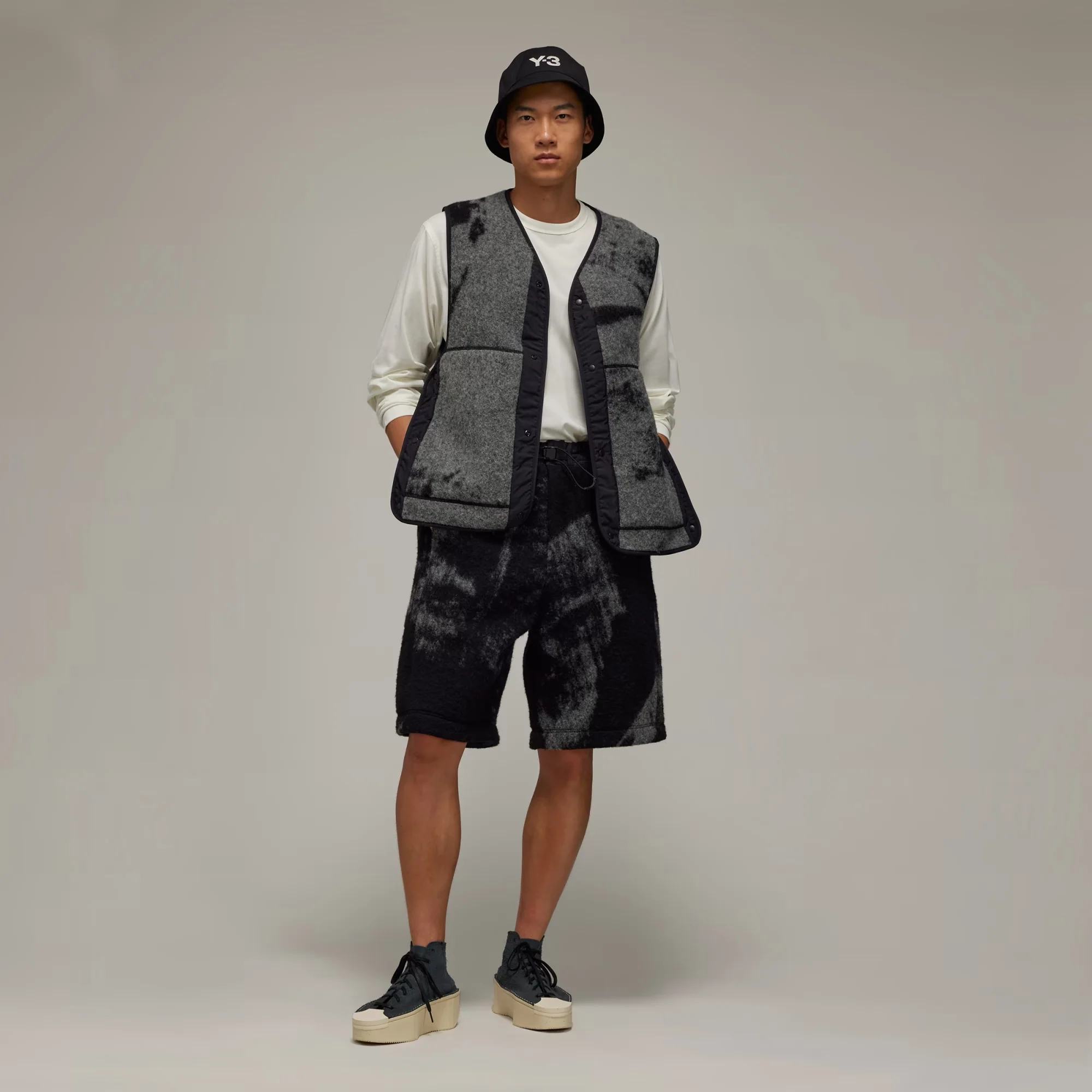 Y-3 | FUZZY FLEECE SHORTS { BLACK - Image 8