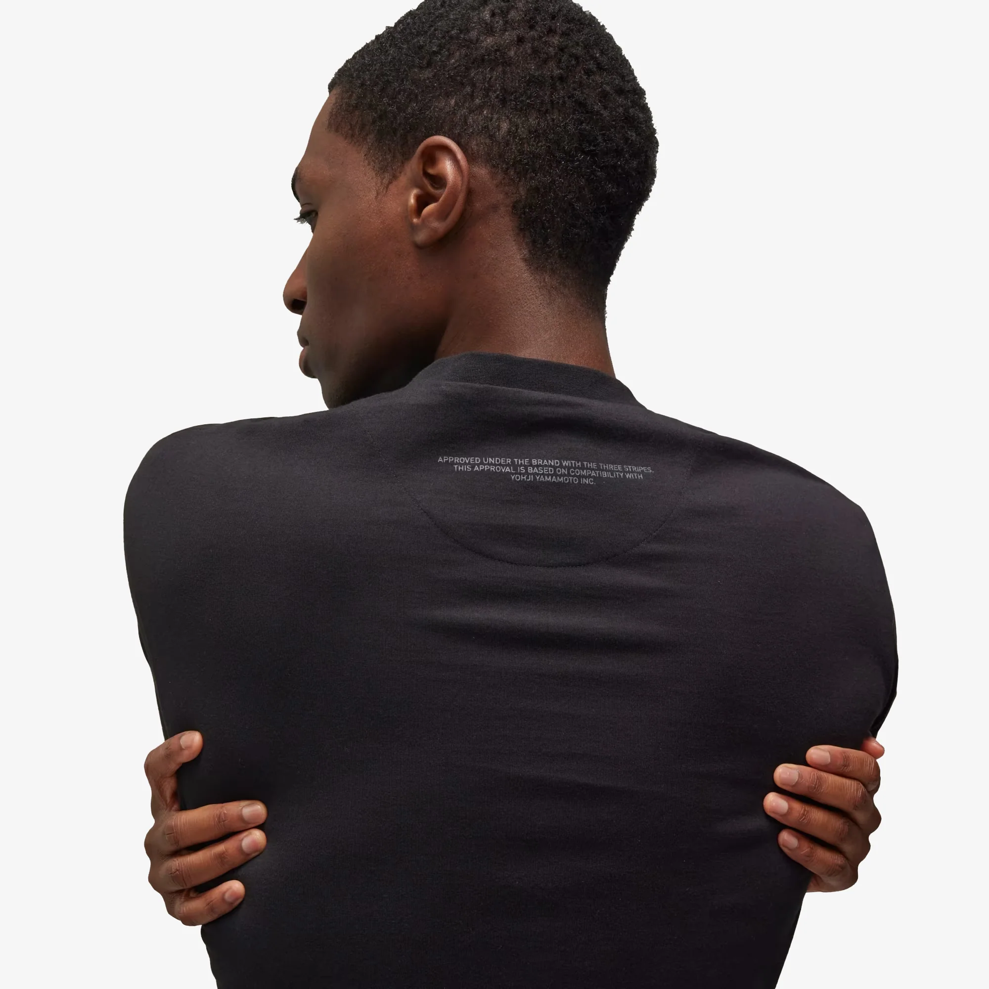 Y-3 | LOGO SHORT SLEEVE TEE { BLACK - Image 4