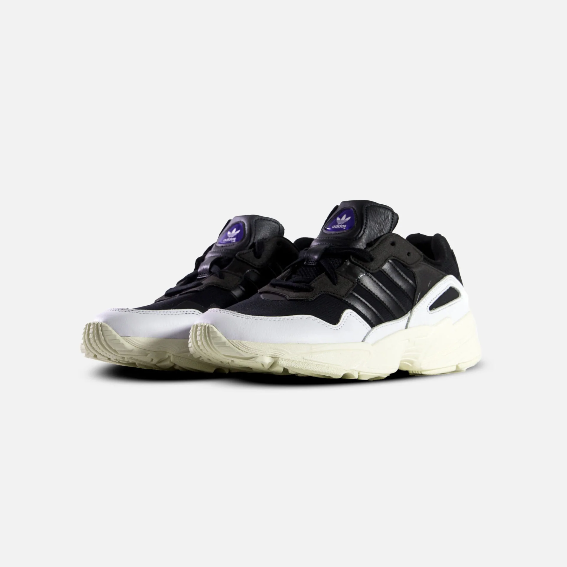 Superkicks | YUNG-96 BLACK/WHITE - Image 2