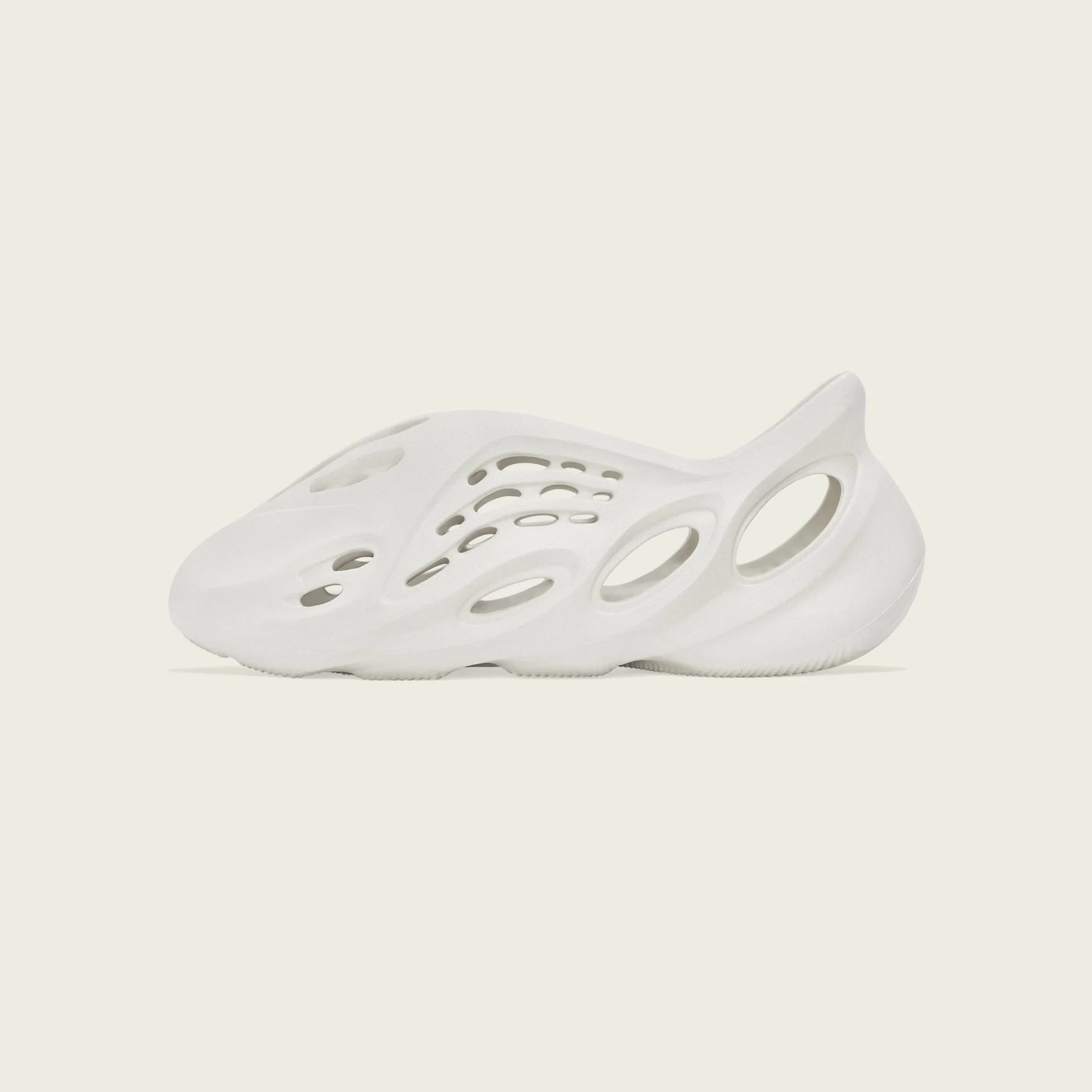 Adidas Originals | YZY FOAM RUNNER { SAND