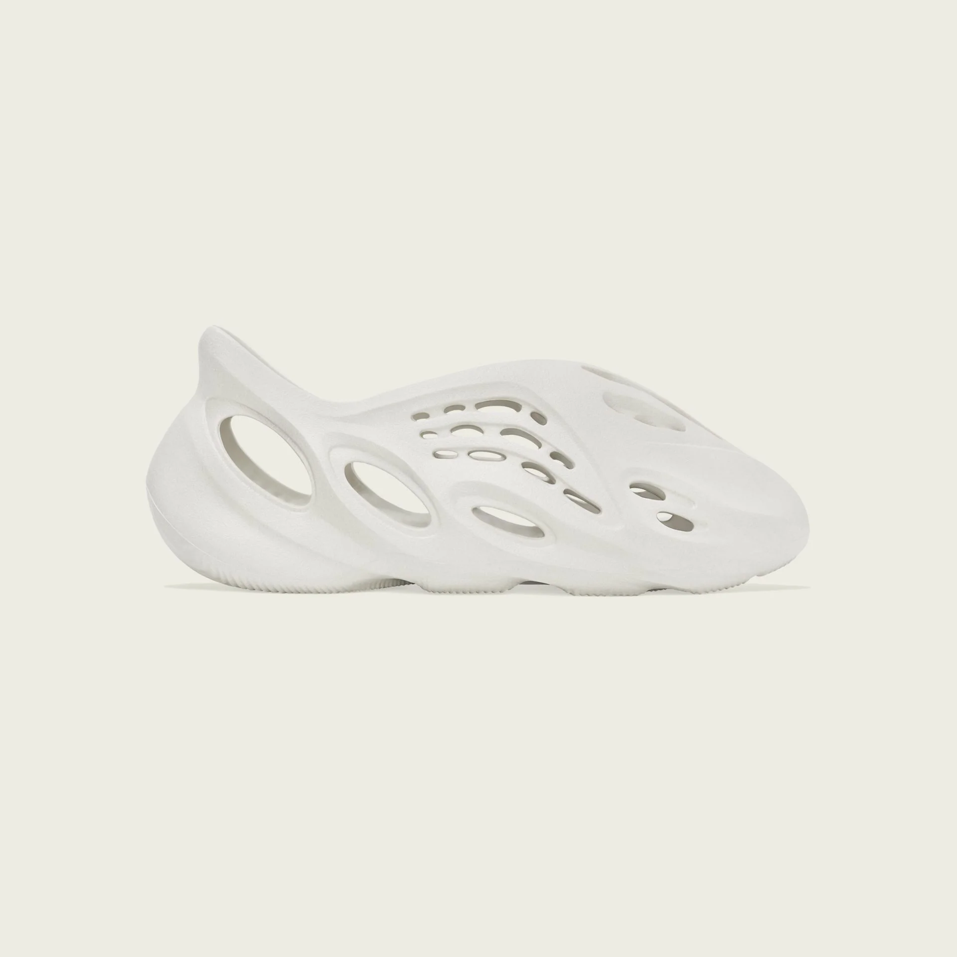 Adidas Originals | YZY FOAM RUNNER { SAND - Image 2