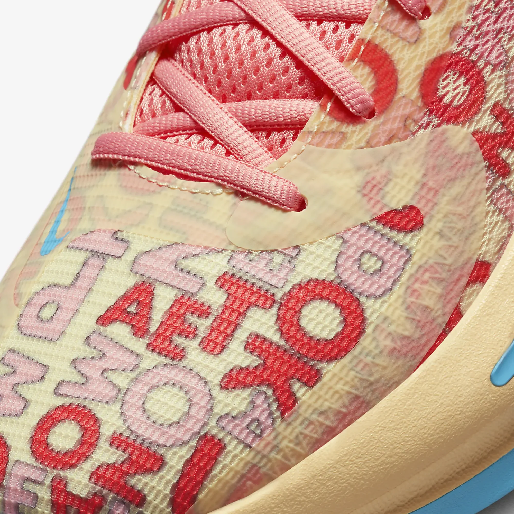 Nike | ZOOM FREAK 4 { PALE VANILLA/BLUE LIGHTNING-CORAL CHALK - Image 4