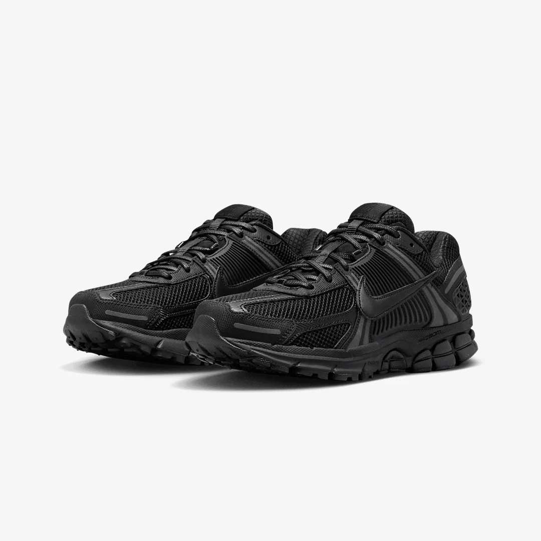 Nike | ZOOM VOMERO 5 { BLACK/BLACK - Image 2