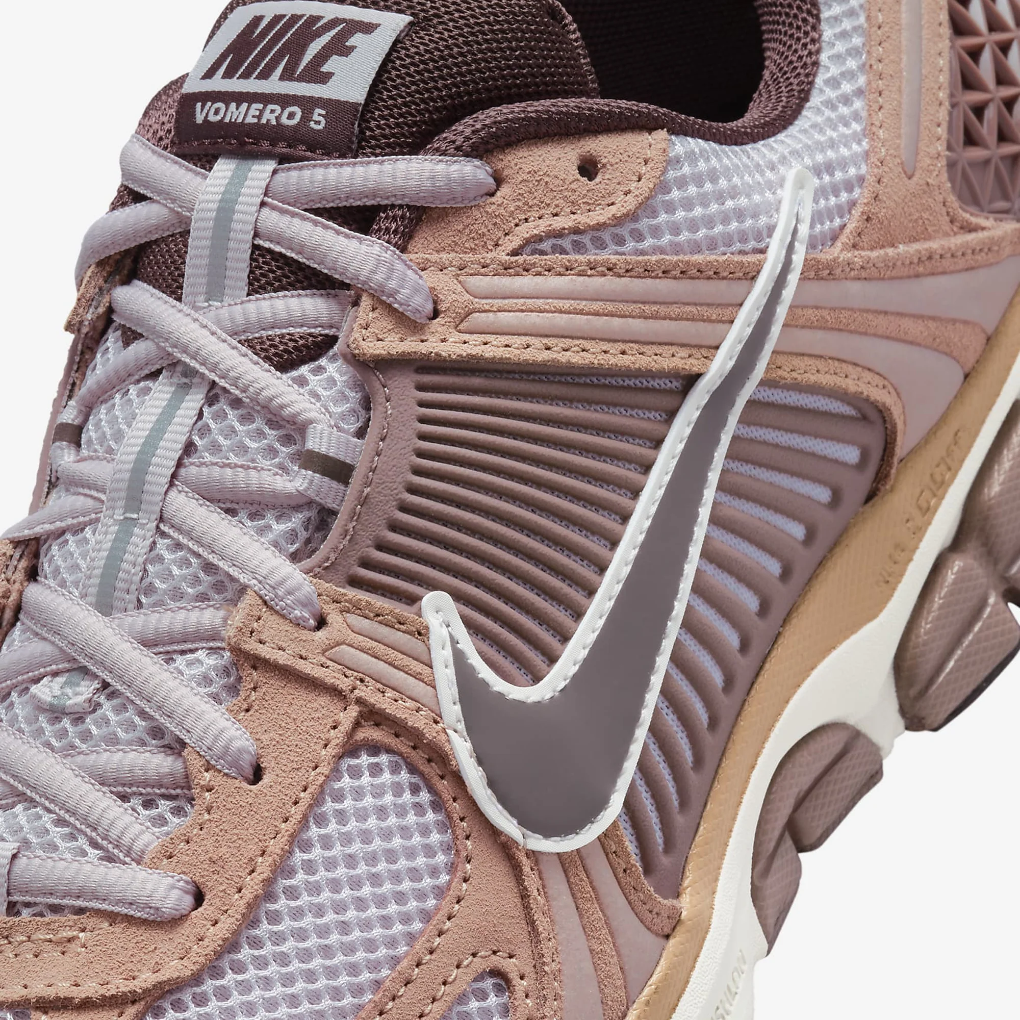 Nike | ZOOM VOMERO 5 { DUSTED CLAY/EARTH-PLATINUM VIOLET - Image 4