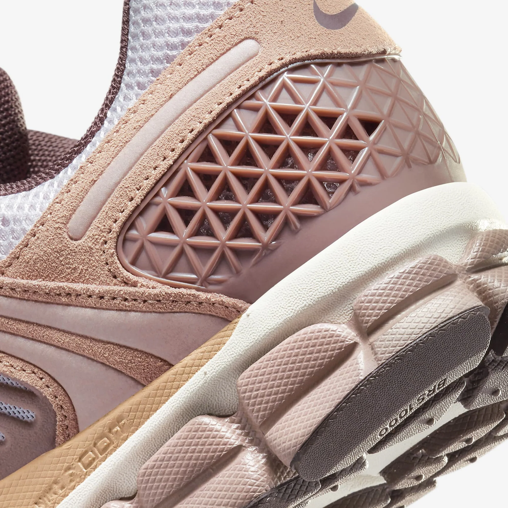 Nike | ZOOM VOMERO 5 { DUSTED CLAY/EARTH-PLATINUM VIOLET - Image 5