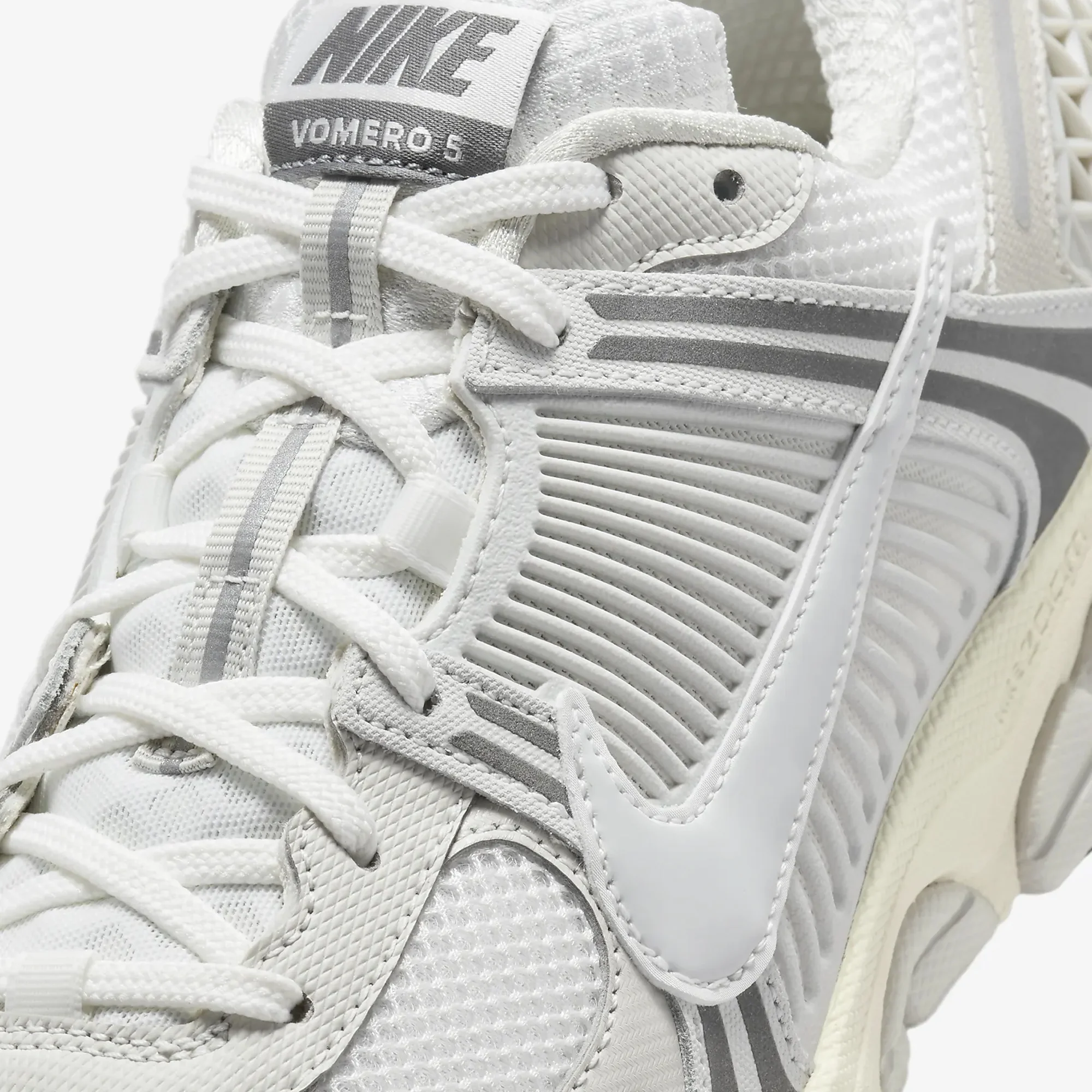 Nike | ZOOM VOMERO 5 SE { PLATINUM TINT/PHOTON DUST-CASHMERE - Image 4